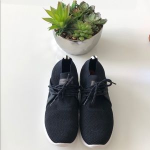 Kendall & Kylie tennis shoes